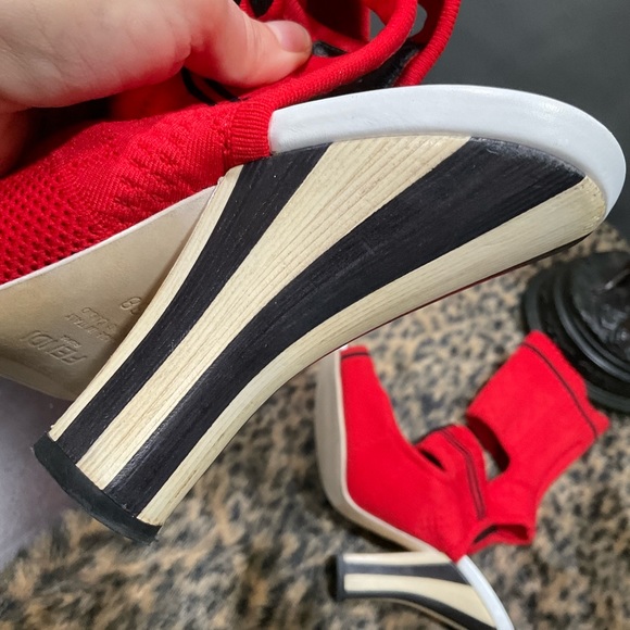 FENDI ELASTIC AND NEOPRENE HEELED SANDALS - Picture 9 of 16